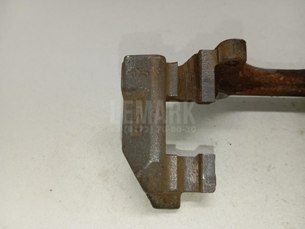 Скоба суппорта переднего