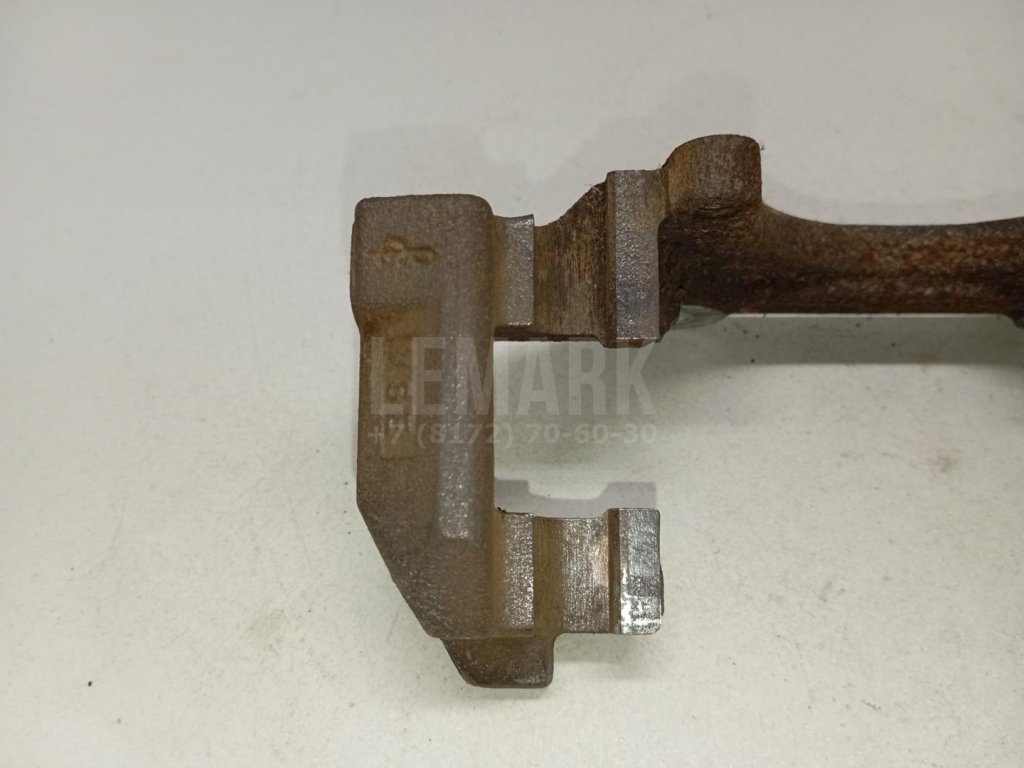 Скоба суппорта переднего