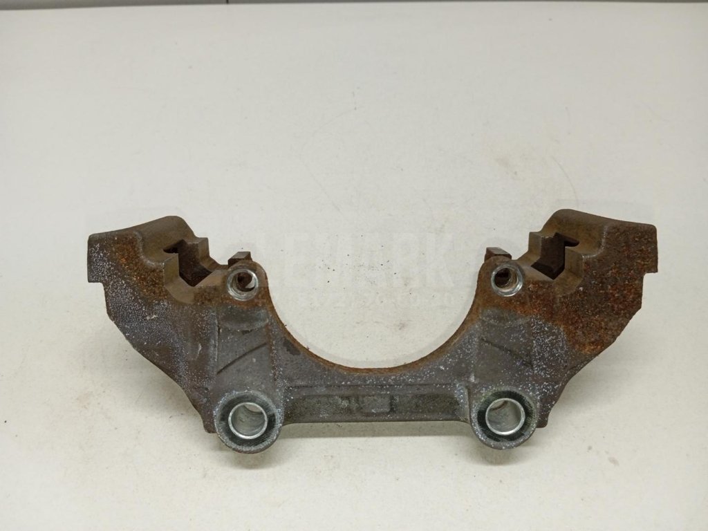 Скоба суппорта переднего