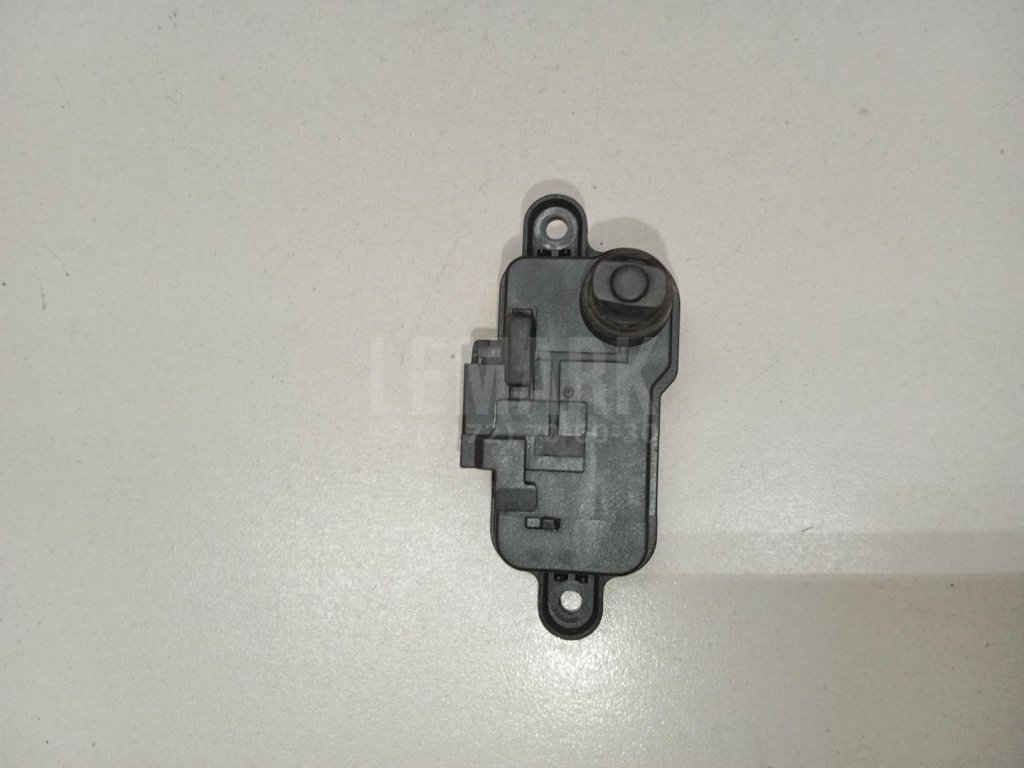 Активатор замка крышки бензобака