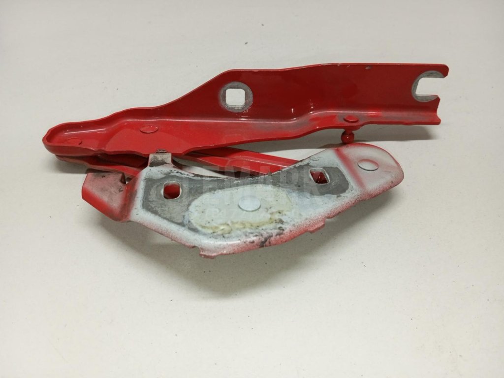 Петля капота левая