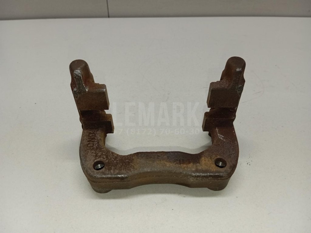 Скоба суппорта заднего правого