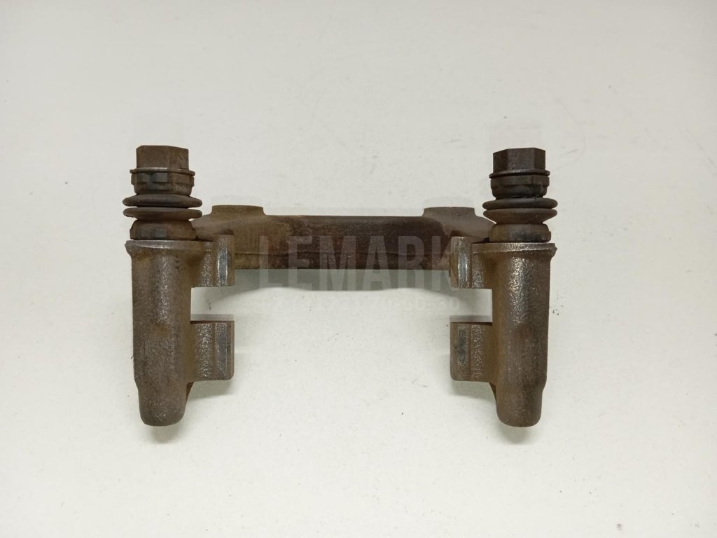 Скоба суппорта заднего правого