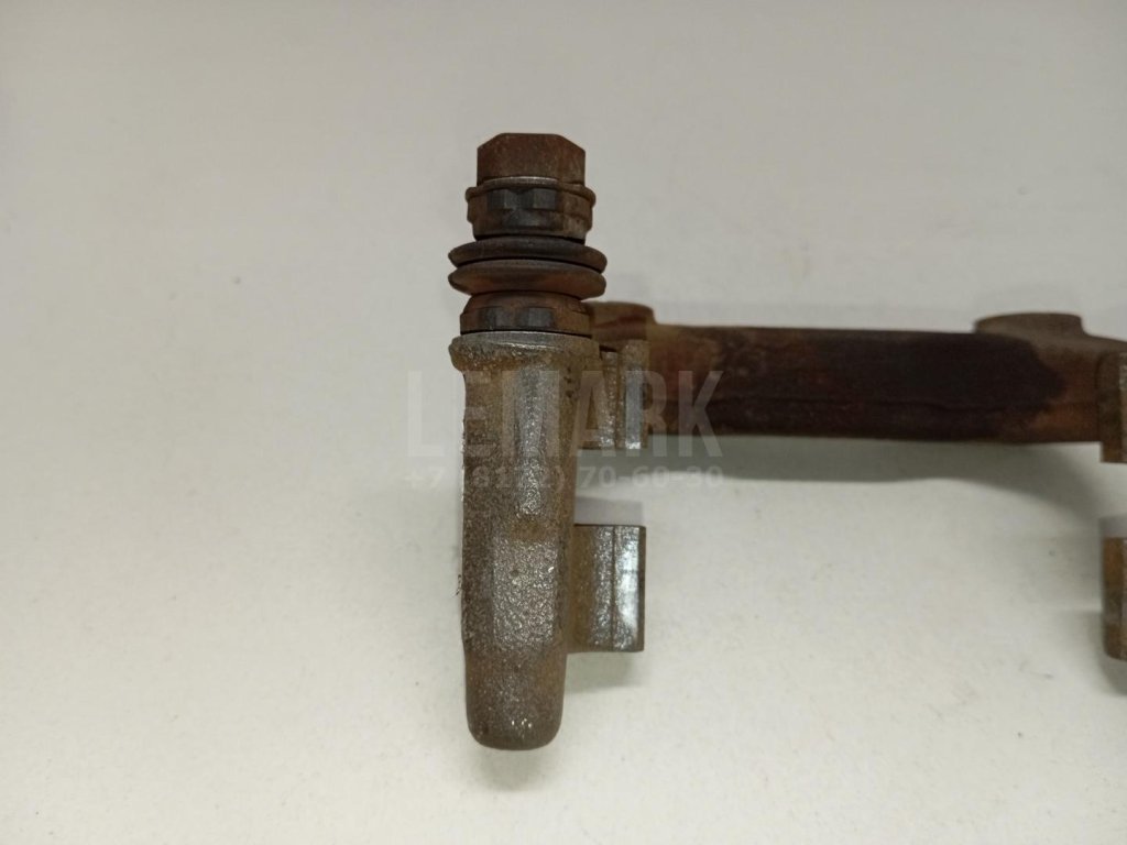 Скоба суппорта заднего правого