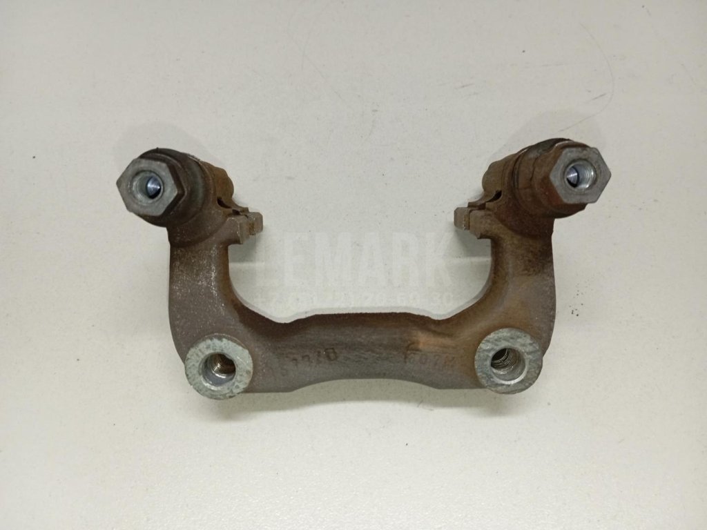 Скоба суппорта заднего правого