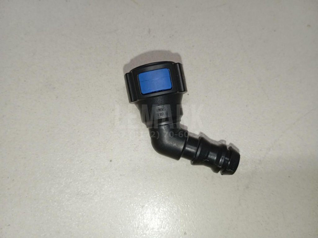 Штуцер трубки омывателя