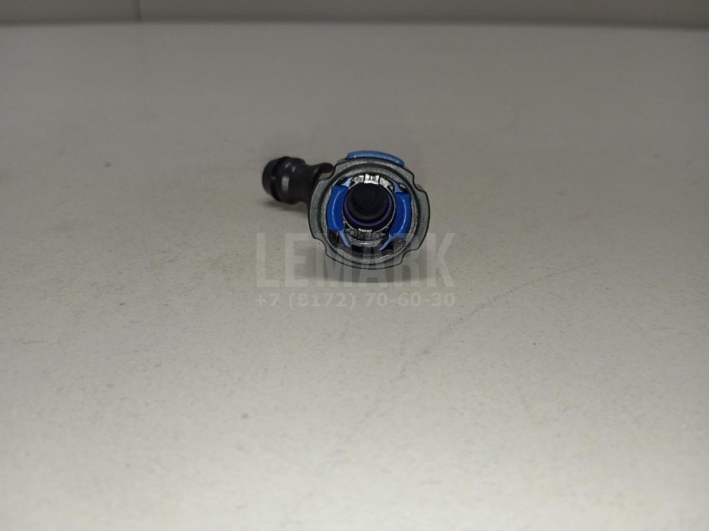 Штуцер трубки омывателя