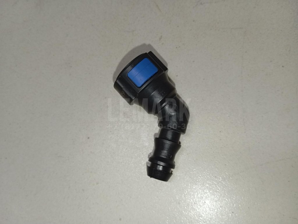 Штуцер трубки омывателя