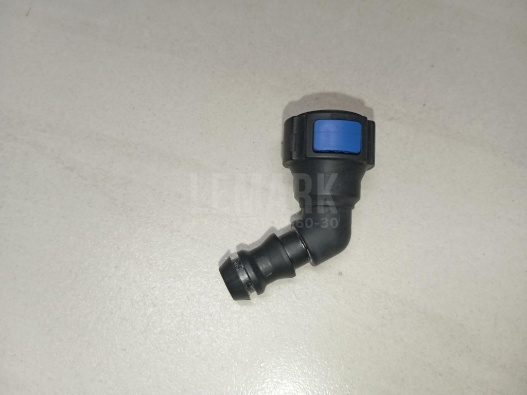 Штуцер трубки омывателя