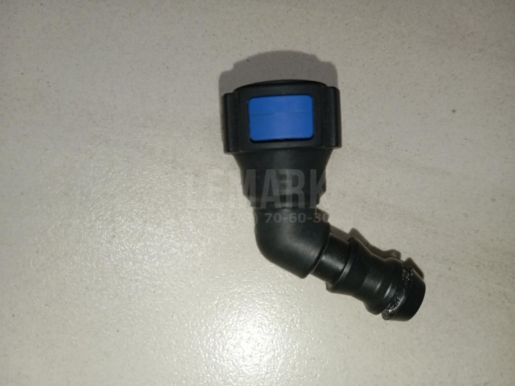 Штуцер трубки омывателя