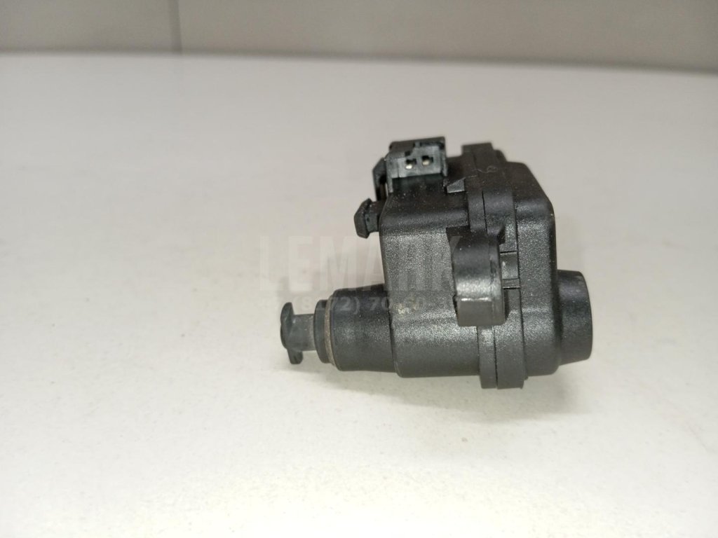 Активатор замка крышки бензобака