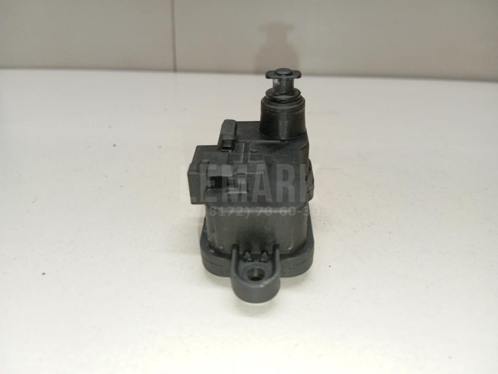 Активатор замка крышки бензобака