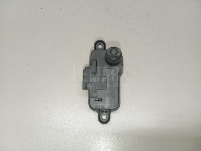 Активатор замка крышки бензобака