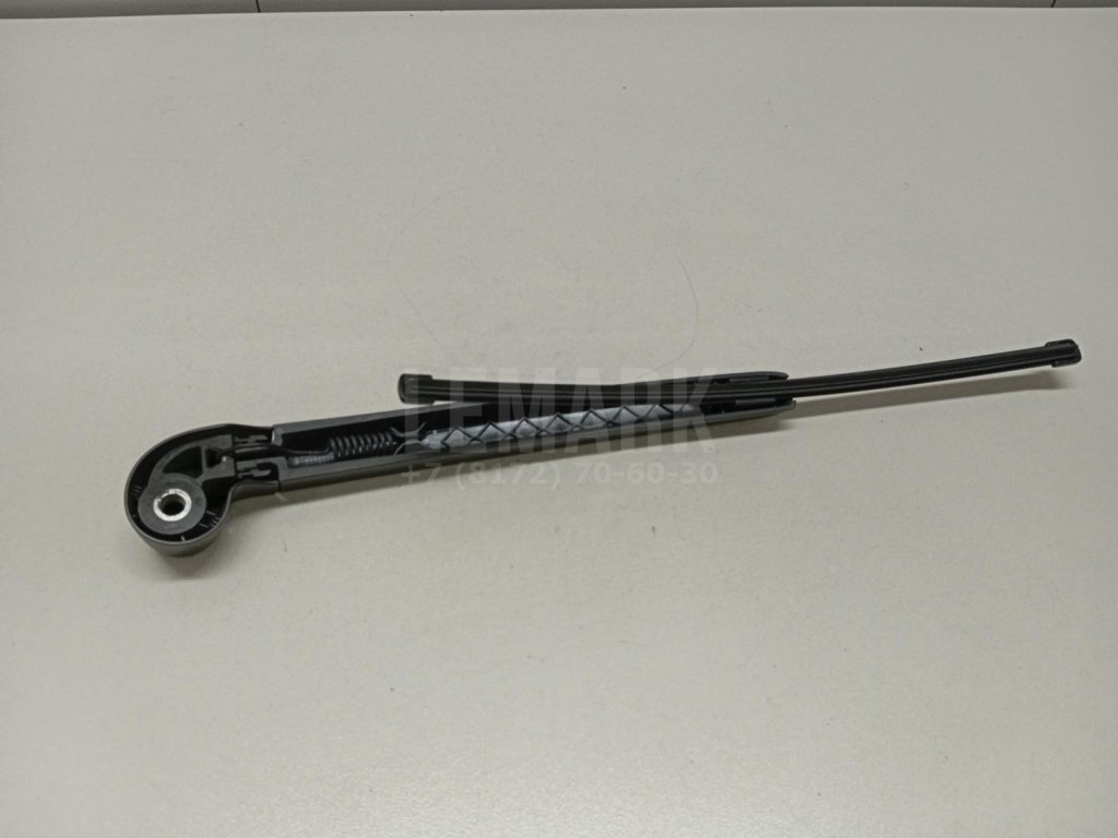 Поводок стеклоочистителя заднего