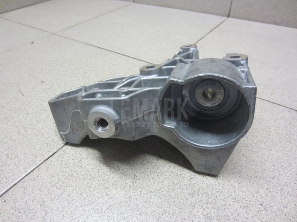 Кронштейн генератора