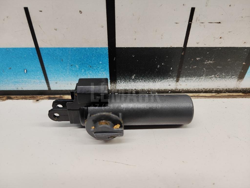 Демпфер бардачка