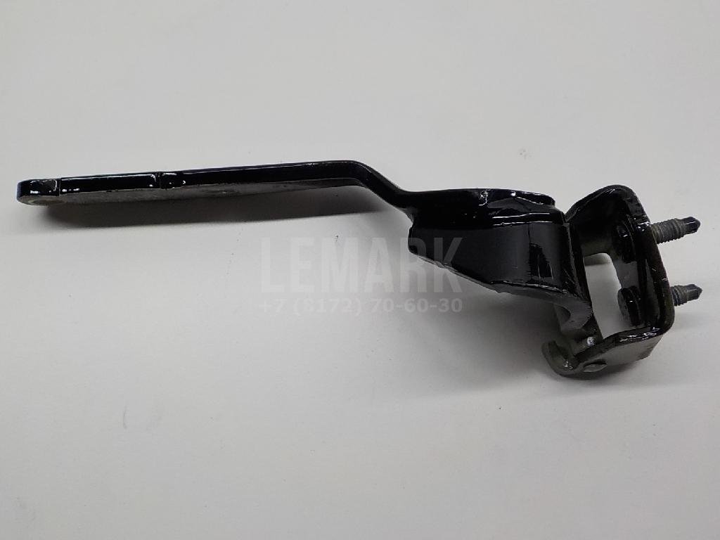 Петля двери багажника