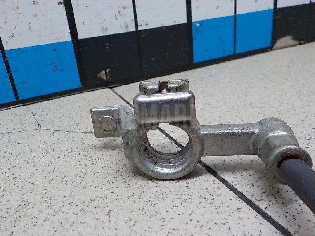 Клемма аккумулятора минус