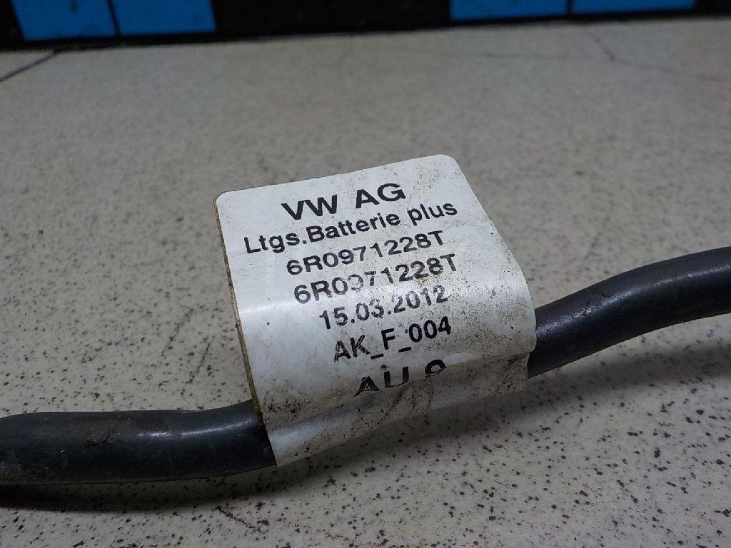 Клемма аккумулятора минус