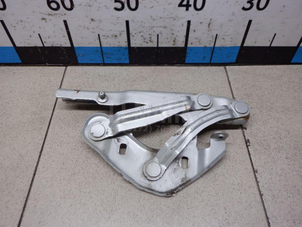 Петля капота левая