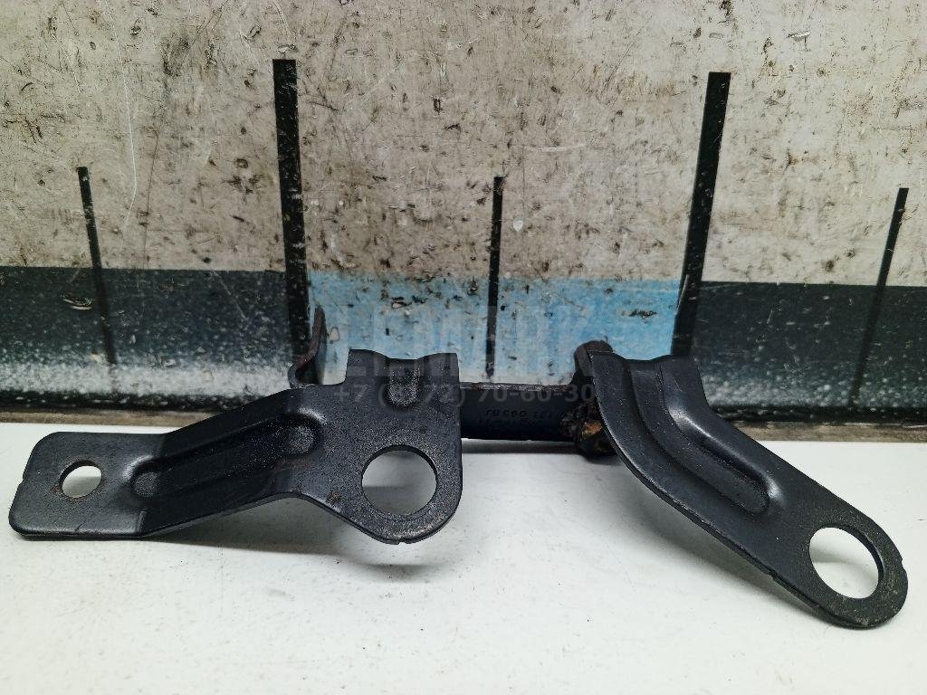 Кронштейн вспомогательных механизмов