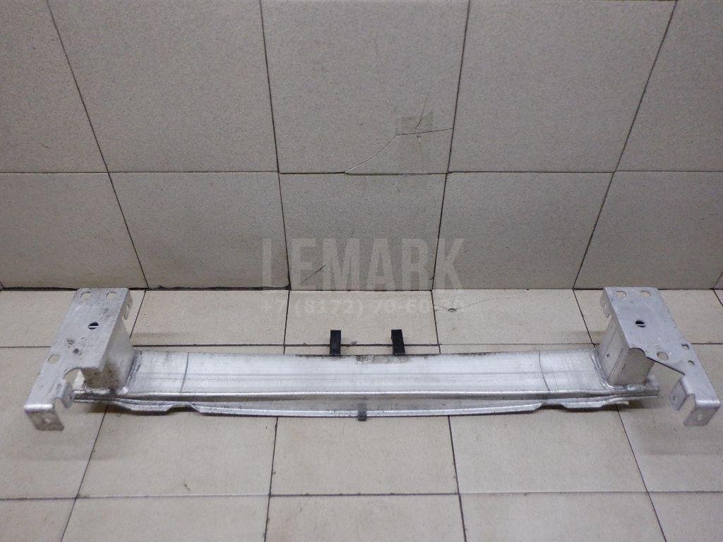 Усилитель переднего бампера