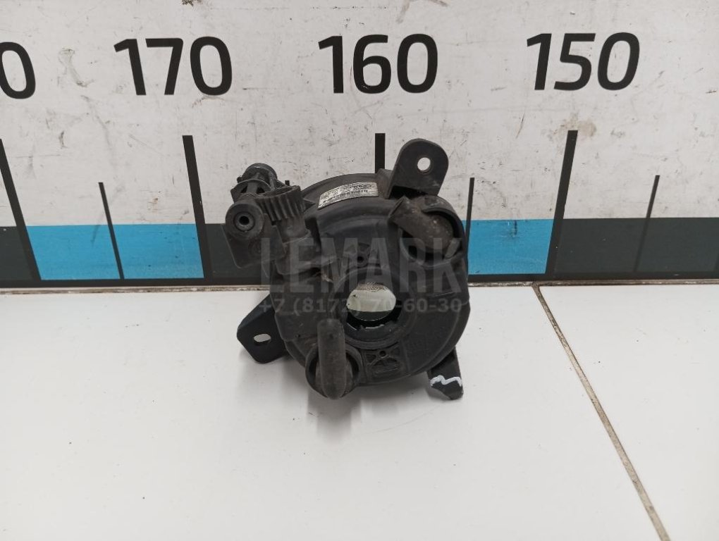 Фара противотуманная левая