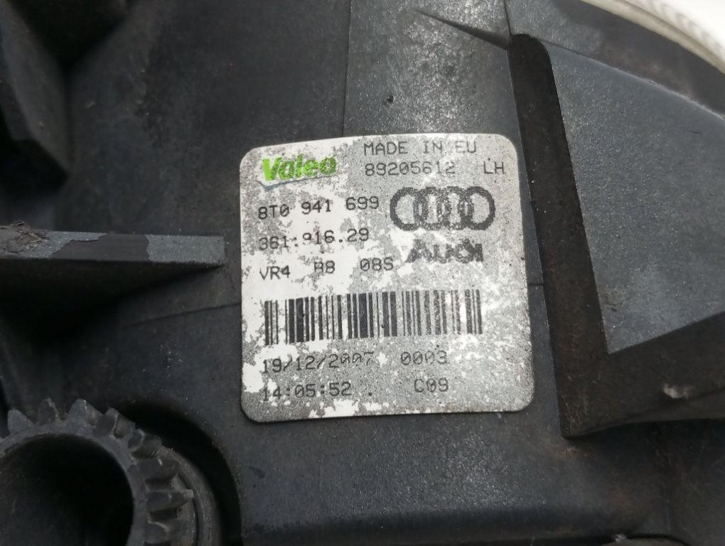 Фара противотуманная левая