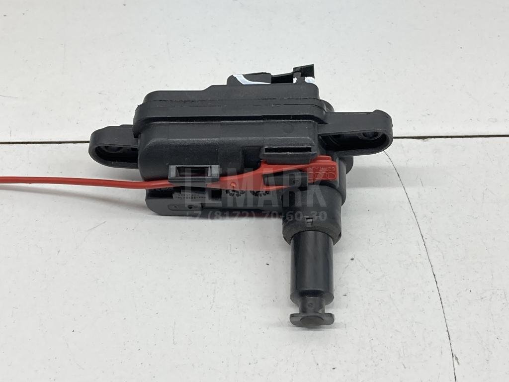 Активатор замка крышки бензобака