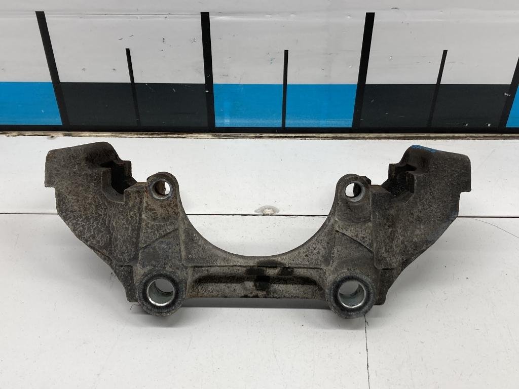 Скоба суппорта переднего