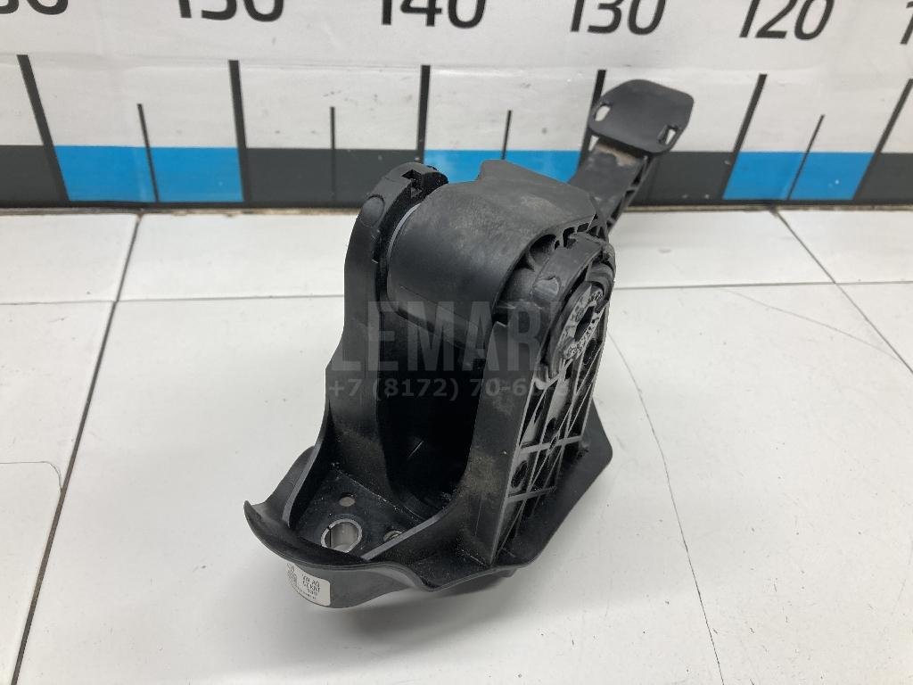 Педаль сцепления