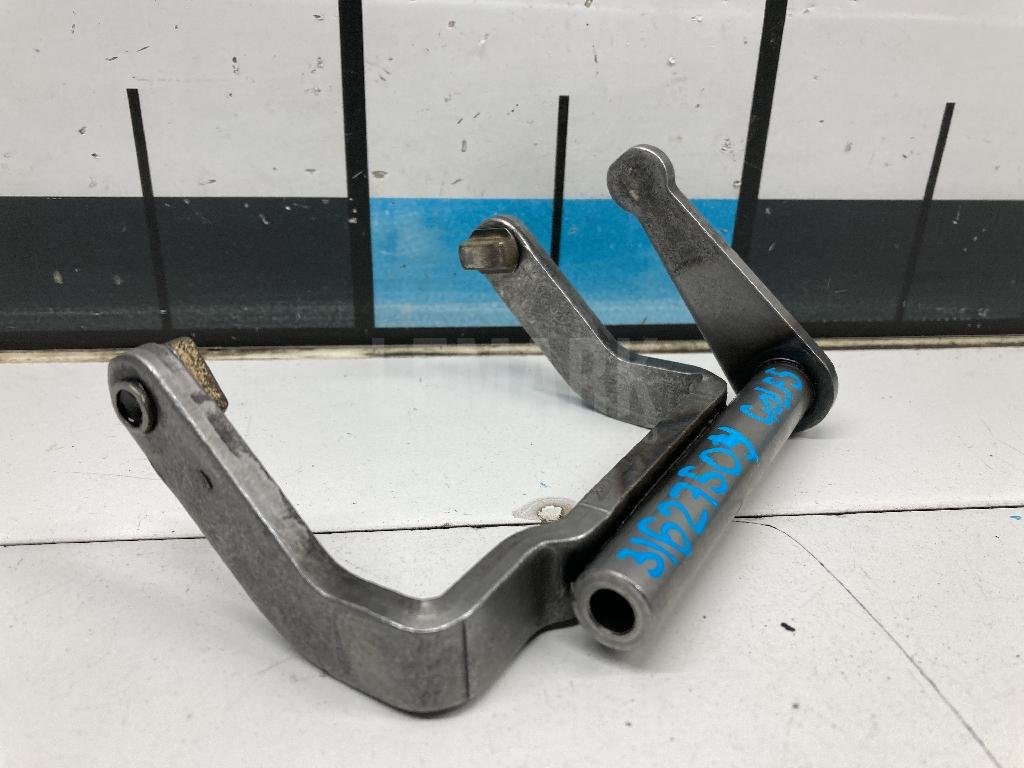 Вилка включения передачи