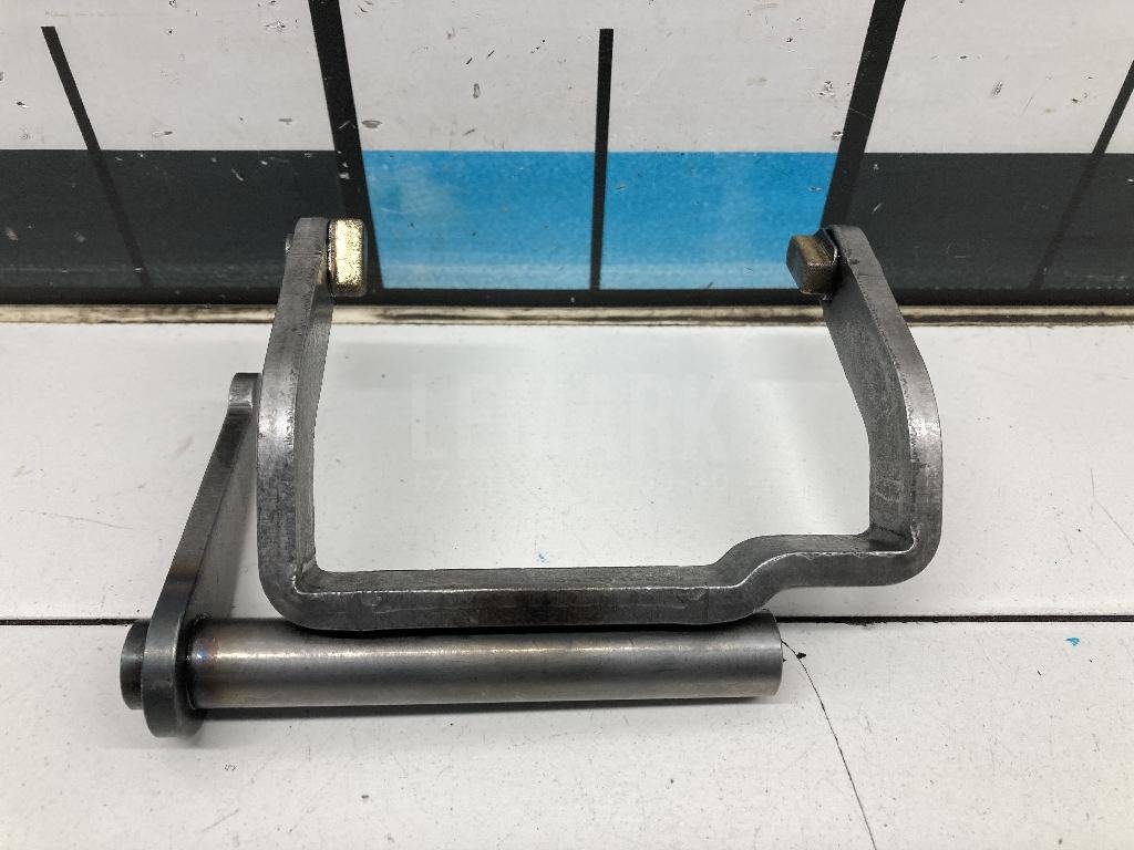 Вилка включения передачи