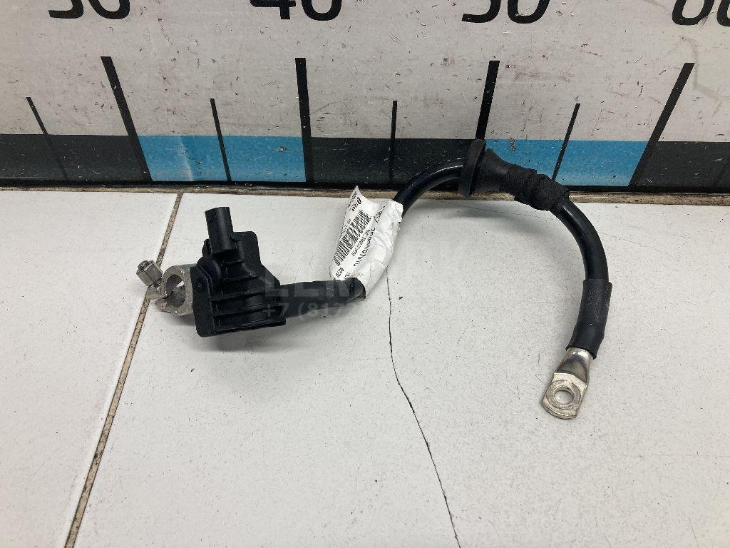 Клемма аккумулятора минус