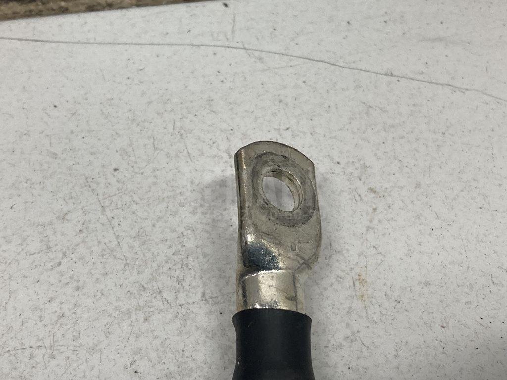 Клемма аккумулятора минус