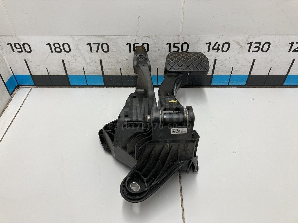 Педаль тормоза