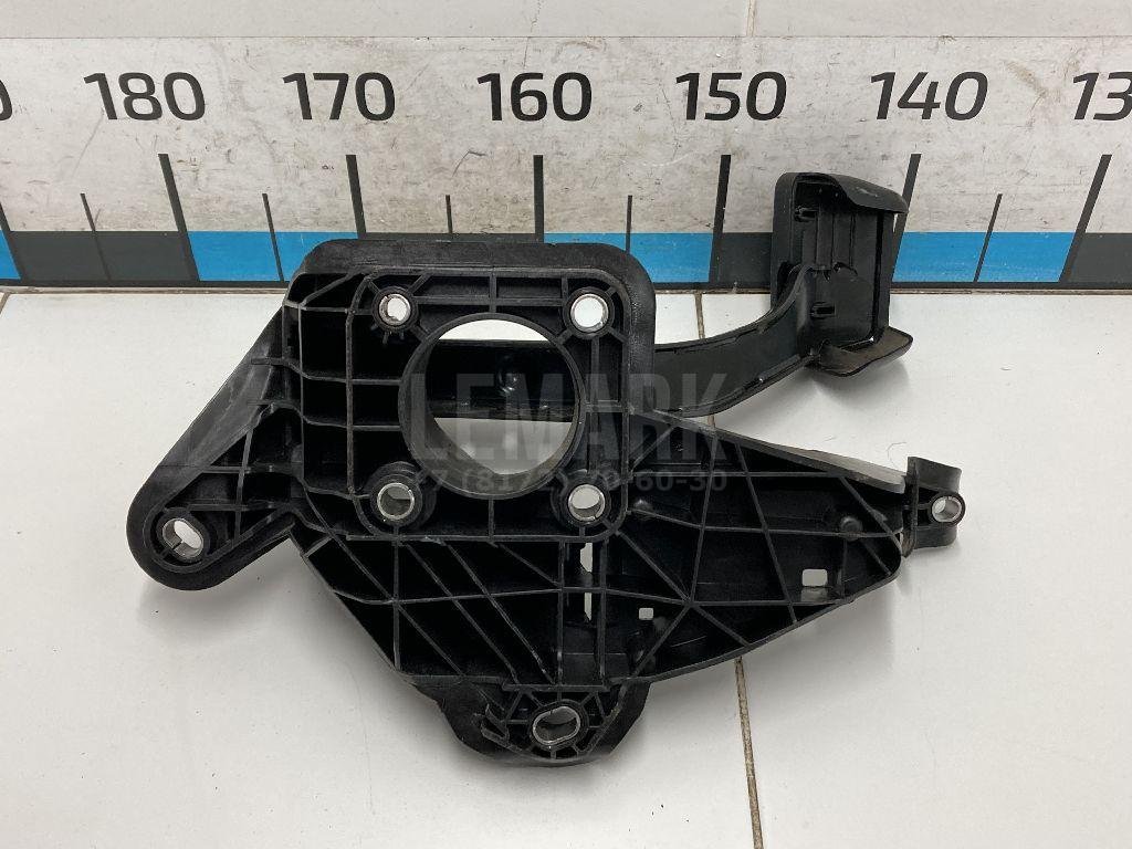 Педаль тормоза