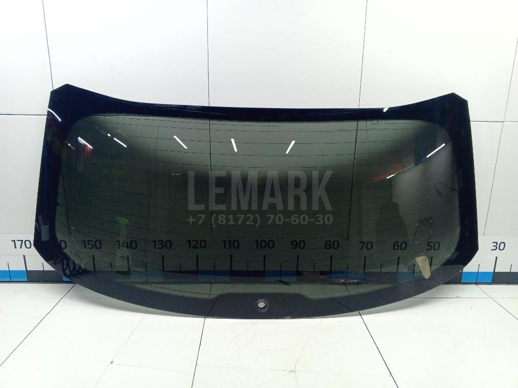 Стекло двери багажника