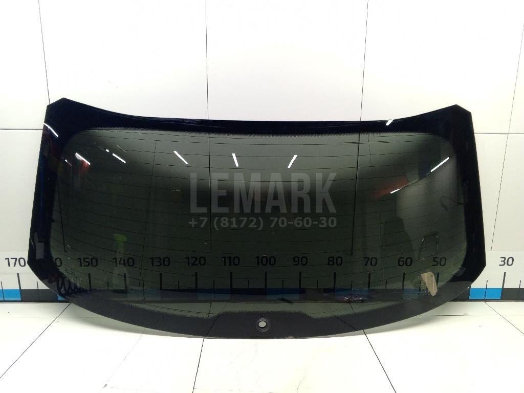 Стекло двери багажника