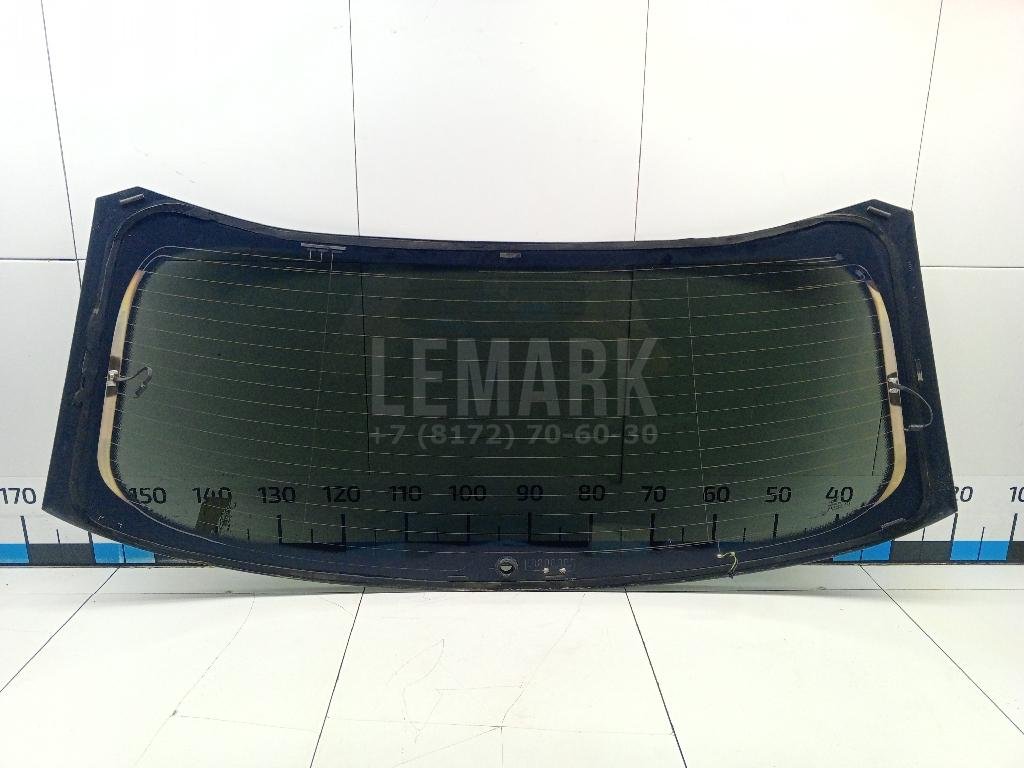 Стекло двери багажника