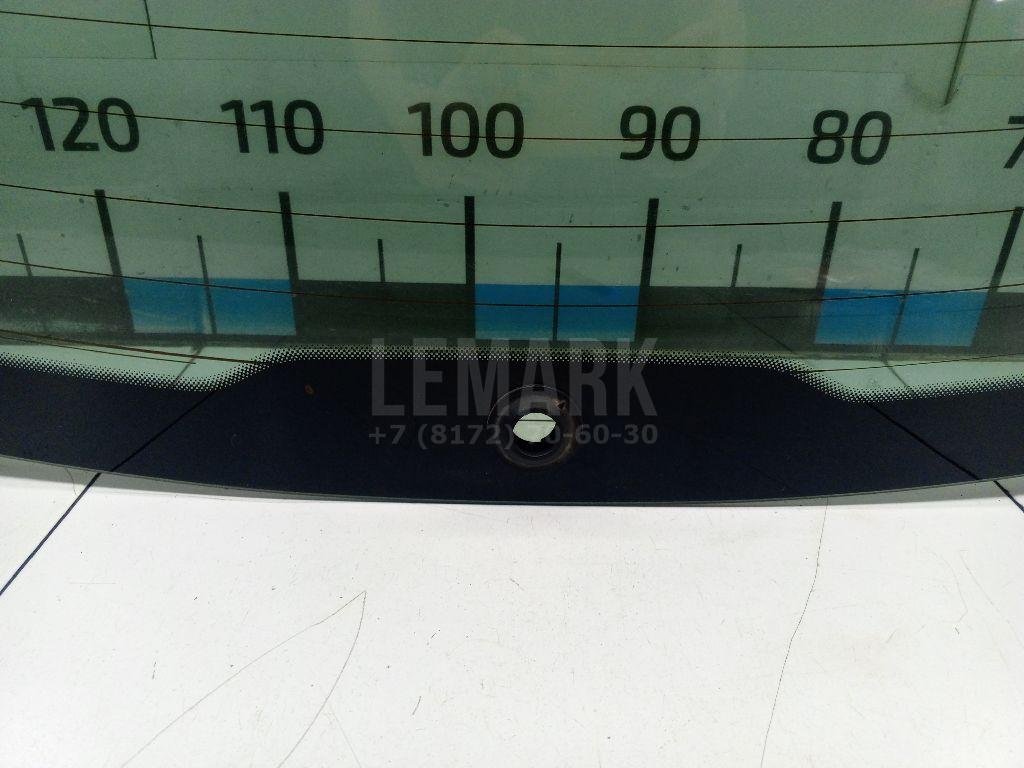 Стекло двери багажника