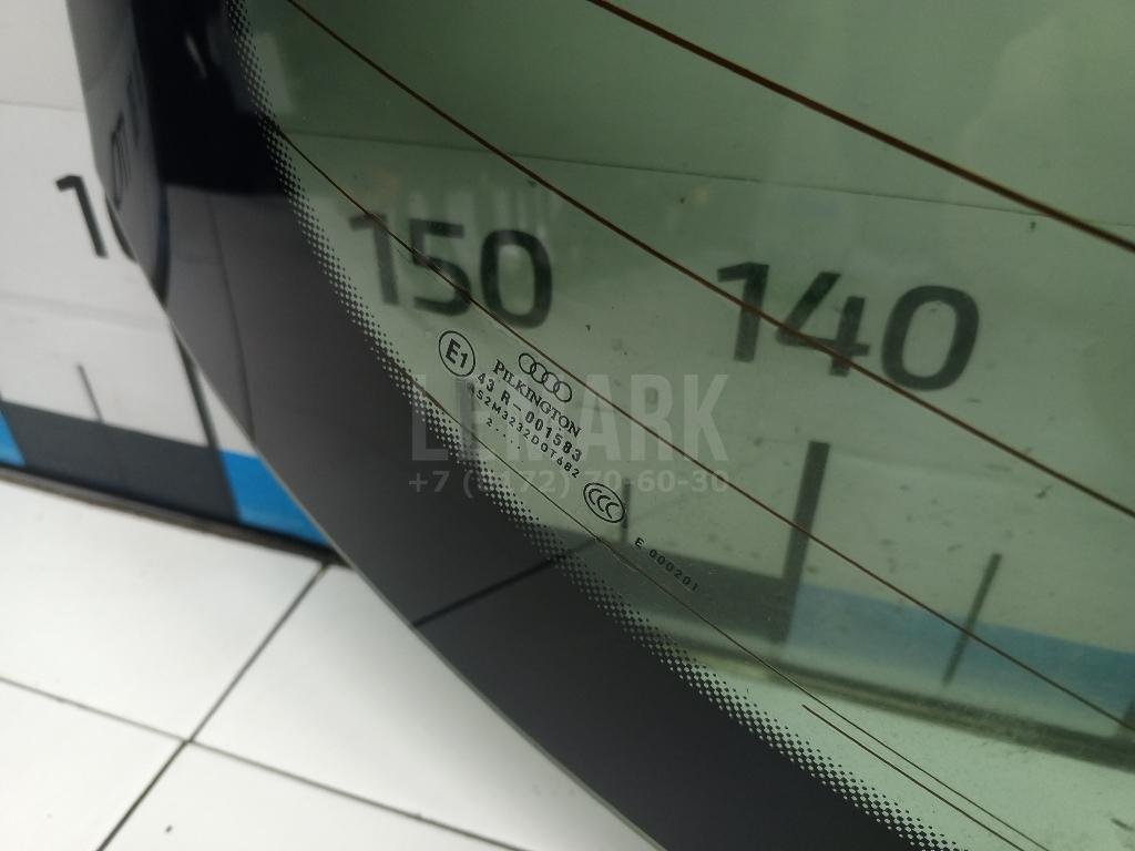 Стекло двери багажника