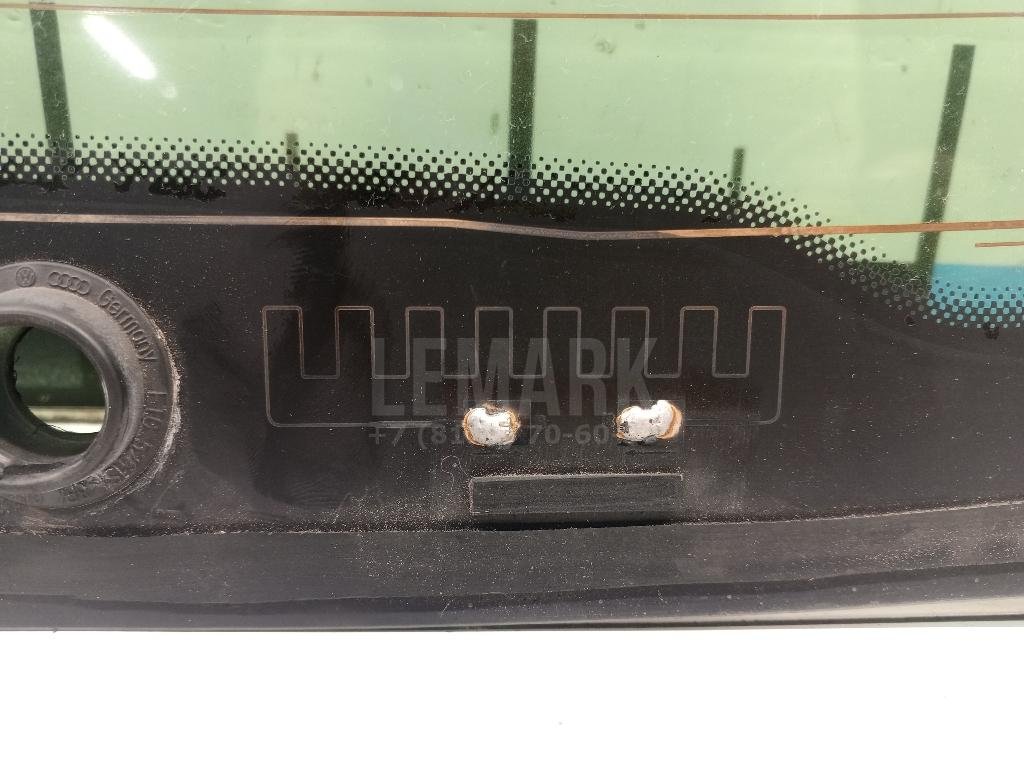 Стекло двери багажника