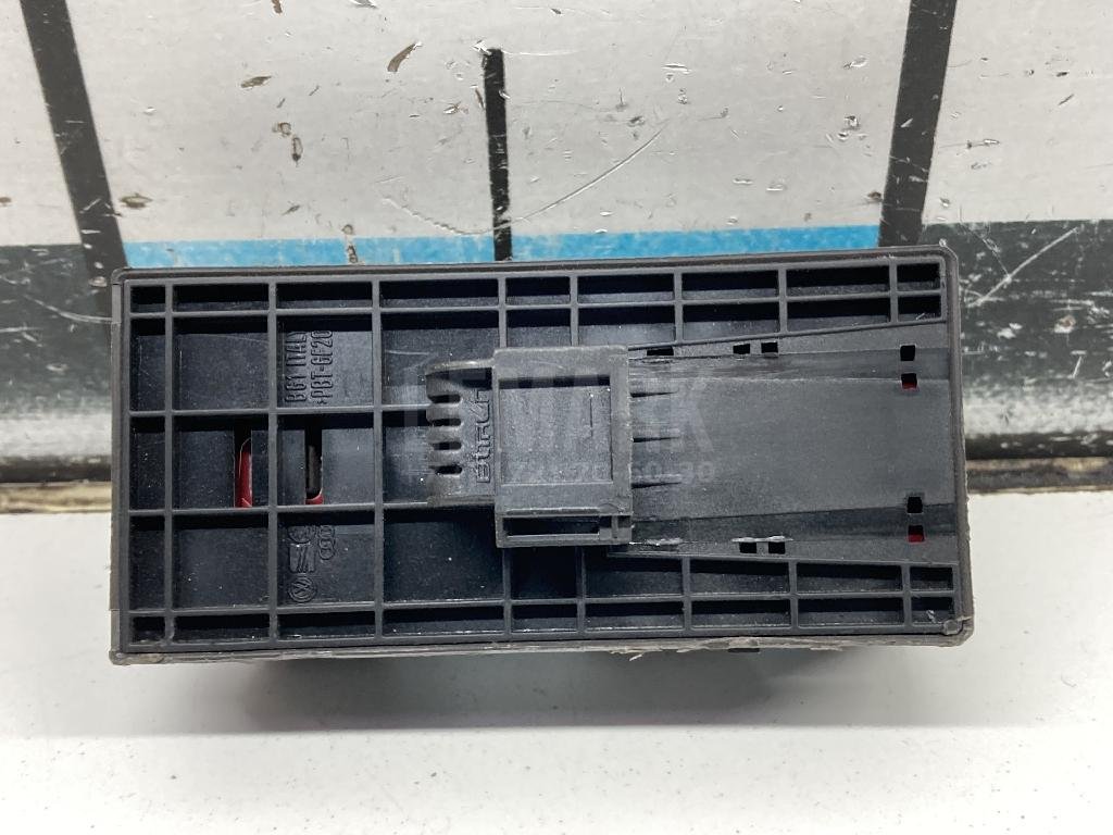 Блок управления стеклоподъемниками