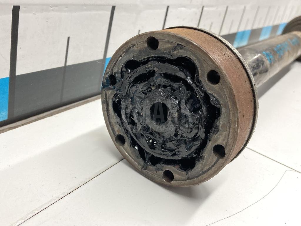 Полуось передняя правая