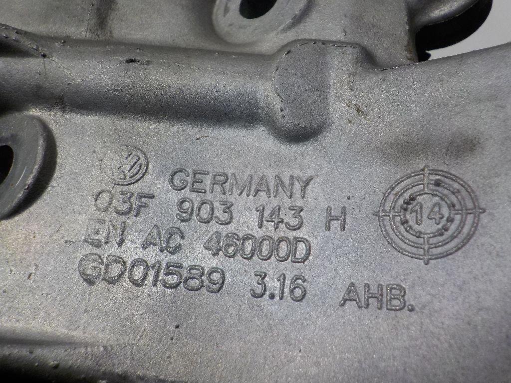 Кронштейн масляного фильтра