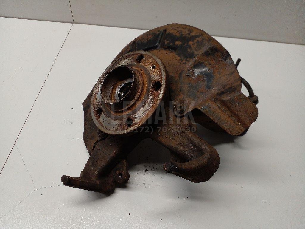 Кулак поворотный передний правый