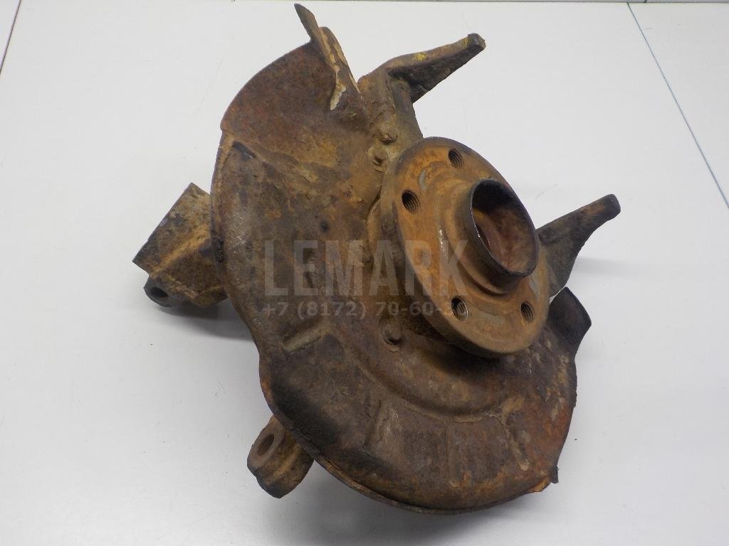 Кулак поворотный передний правый