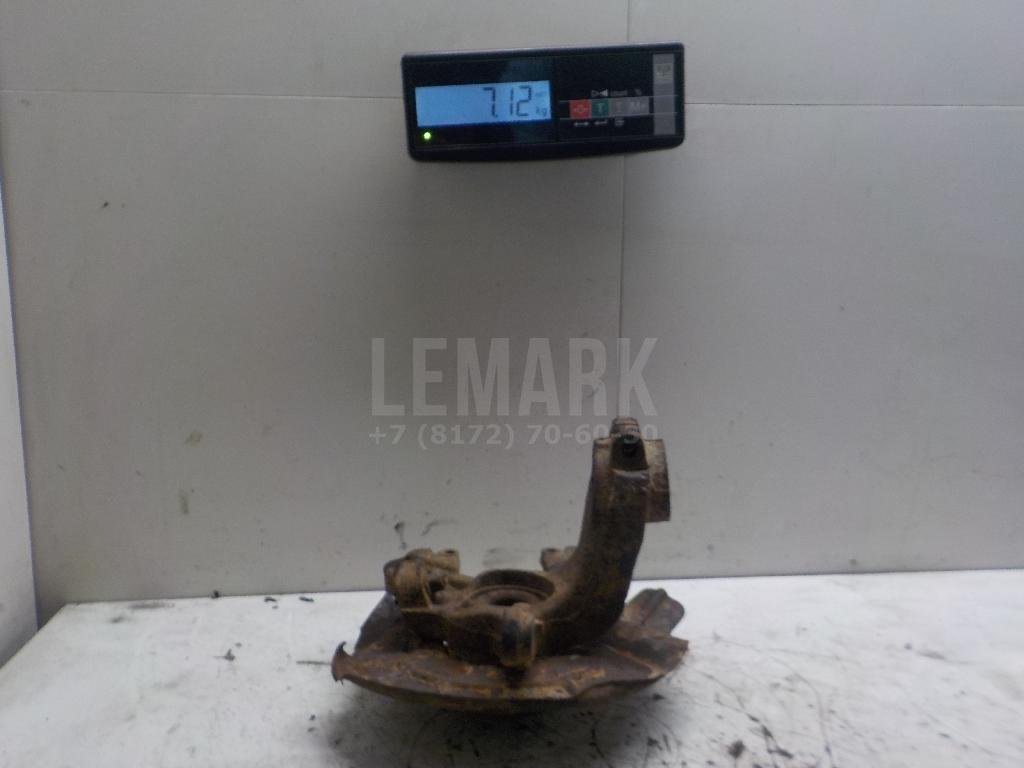 Кулак поворотный передний правый