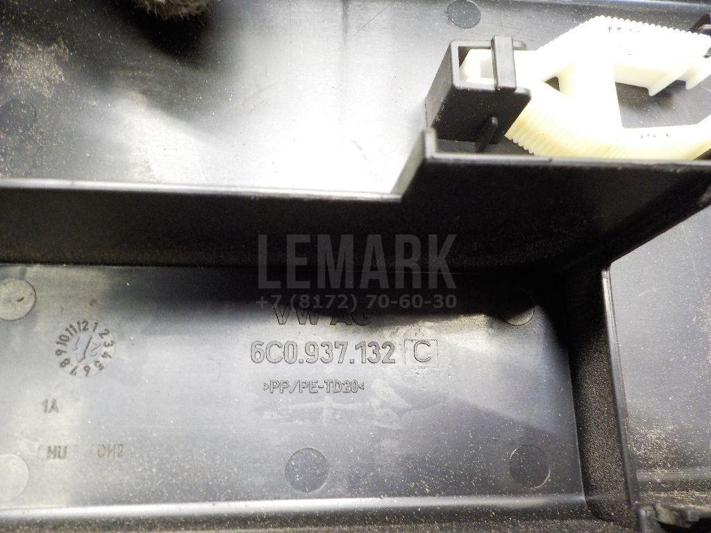 Крышка блока предохранителей